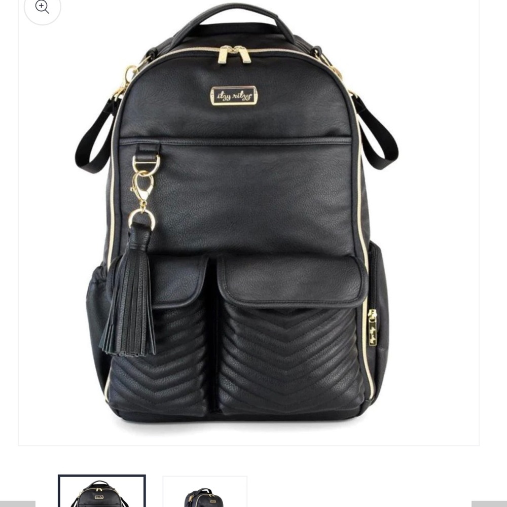 Great condition. No tears or rips. Well maintained